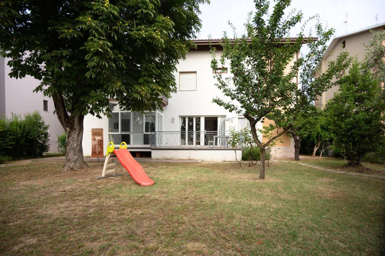 Apartamento L'Oasi Della Pace - Confortevole E Vicino A Tutto Chiaravalle Marche Exterior foto